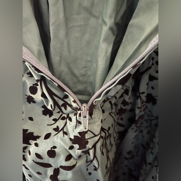 Hell Bunny Vixen plus 2XL green light velvet swing dress. 3/4 sleeves belt - Picture 8 of 14